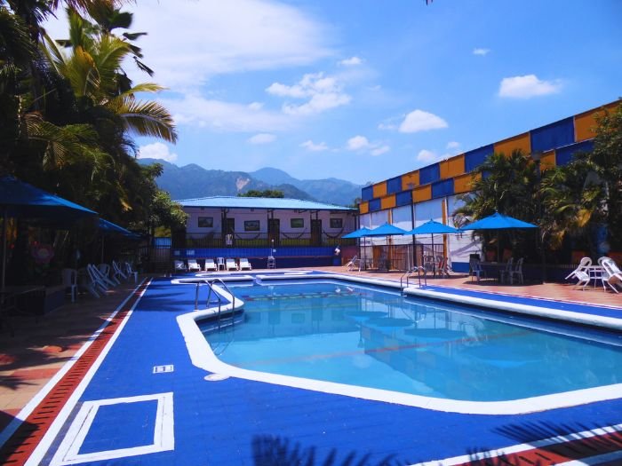 Piscina Ibague hotel Copiclub